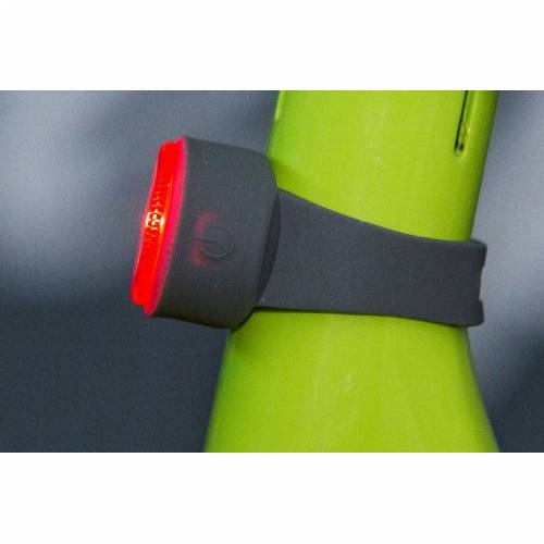 SVJETLO PREDNJE I BLJESKALICA SPEEDLIGHT 55010 - PREDNJE SVIJETLO 12 LUMENA BLJESKALICA 6 LUMENA, 3 F Cijena