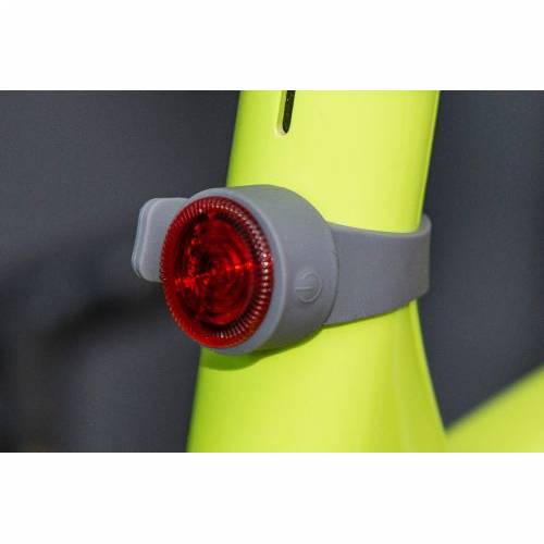 SVJETLO PREDNJE I BLJESKALICA SPEEDLIGHT 55010 - PREDNJE SVIJETLO 12 LUMENA BLJESKALICA 6 LUMENA, 3 F Cijena