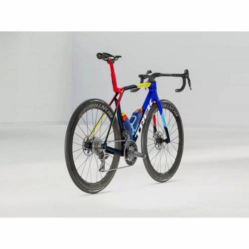 BICIKL TREK TRKAĆI MADONE SLR 9 AXS ML TEAM REPLICA / 2026 Cijena