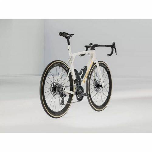 BICIKL TREK TRKAĆI MADONE SLR 9 AXS ML ERA WHITE/SUPERNOVA MARBLE / 2026 Cijena