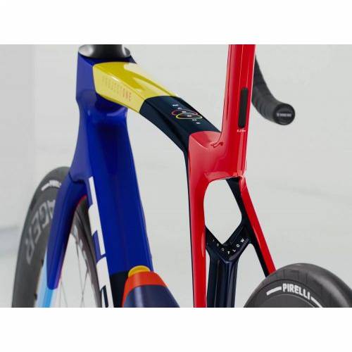 BICIKL TREK TRKAĆI MADONE SLR 7 M TEAM REPLICA / 2026 Cijena Akcija