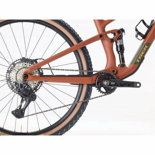 BICIKL TREK MTB TOP FUEL 9.8 L MATTE SEDONA RED/ PENNYFLAKE / 2026 Cijena