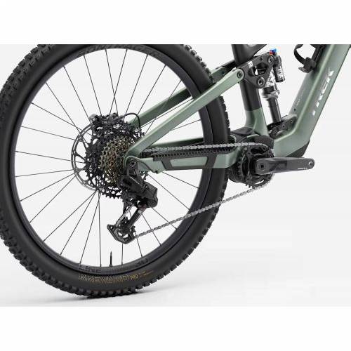 BICIKL TREK e-Bike FUEL+ EX 9.7 L LICHEN GREEN/KESWICK GREEN SPLATTER, TQ-HPR60 /&nbsp; 580WH / 2026 Cijena