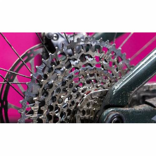 SREDSTVO ZA ČIŠĆENJE LANCA I POGONSKIH DIJELOVA MUC-OFF DRIVETRAIN CLEANER 500ML CEE Cijena Akcija