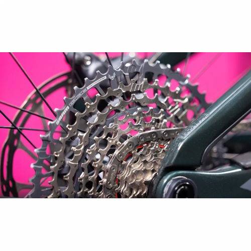 SREDSTVO ZA ČIŠĆENJE LANCA I POGONSKIH DIJELOVA MUC-OFF DRIVETRAIN CLEANER 500ML CEE Cijena Akcija