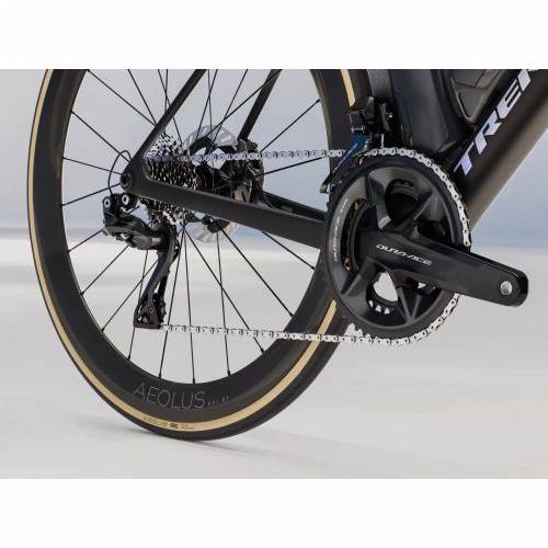 BICIKL TREK TRKAĆI MADONE SLR 9 L MATTE CARBON SMOKE/PRISMATIC PEARL / 2026 Cijena