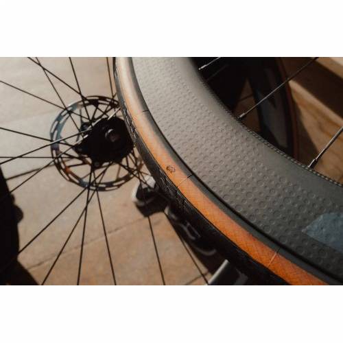 SET GUMA AERO 29-622 + GRAND PRIX 5000 S TR 30-622, TUBLESS READY, Tour De France Limited Edition 2026 Cijena